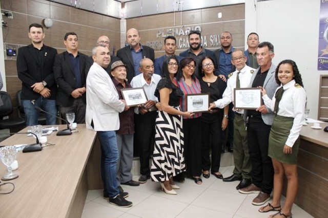 Sessão da Câmara: Homenagens e Demandas Municipais em Destaque