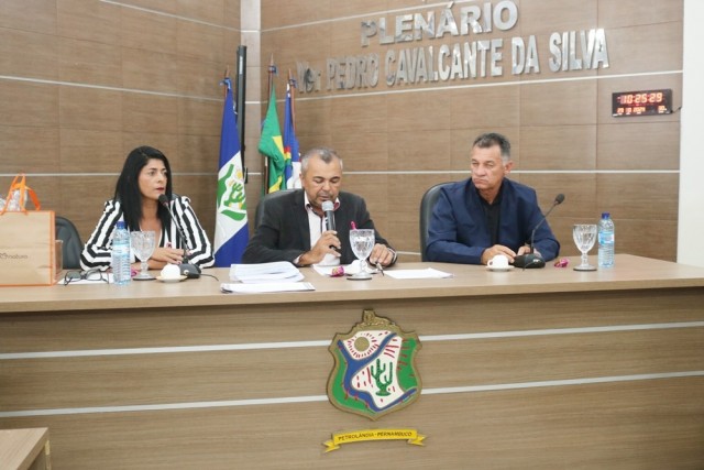 Câmara Municipal Realiza 5ª Sessão Ordinária e Promove Ação em Alusão ao Outubro Rosa