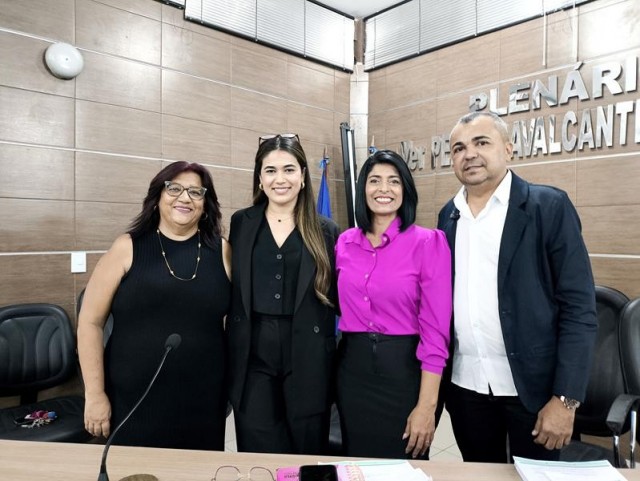 Câmara de realiza sessão em alusão ao Dia Internacional da Mulher