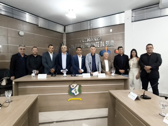 Câmara de Petrolândia realiza Sessão Ordinária com votações importantes e homenagens no Plenário Vereador Pedro Cavalcante